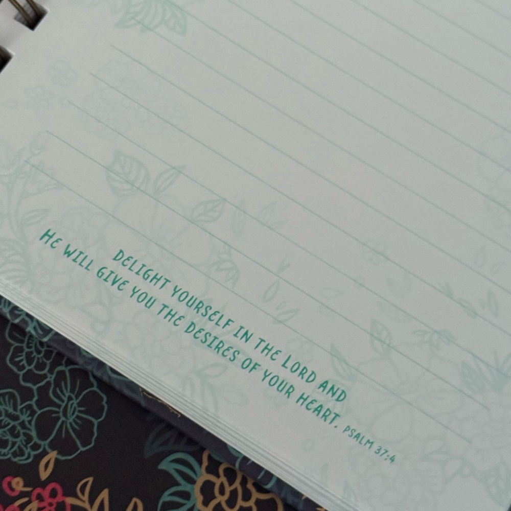 Floral Inspirational Notebook & Mug Set - Navy - Picture 6 of 8